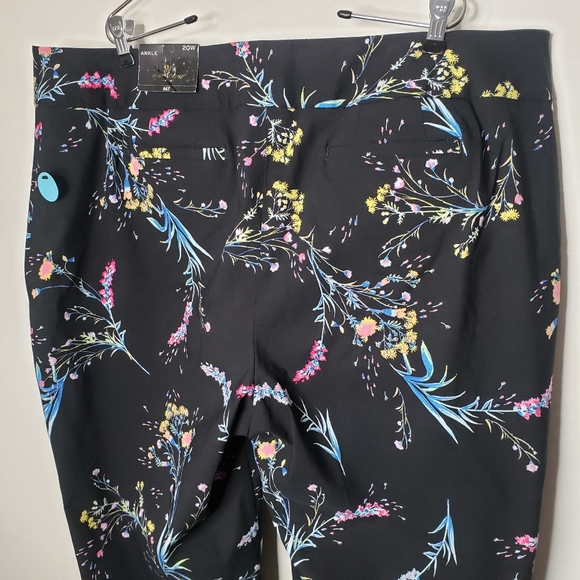 Worthington Woman Ankle Pants Black Floral Print Stretch Plus Size 20W NWT - Picture 4 of 14